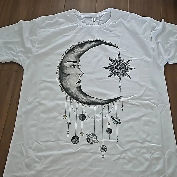 Celestial ying yang tshirt - Picture 2 of 2